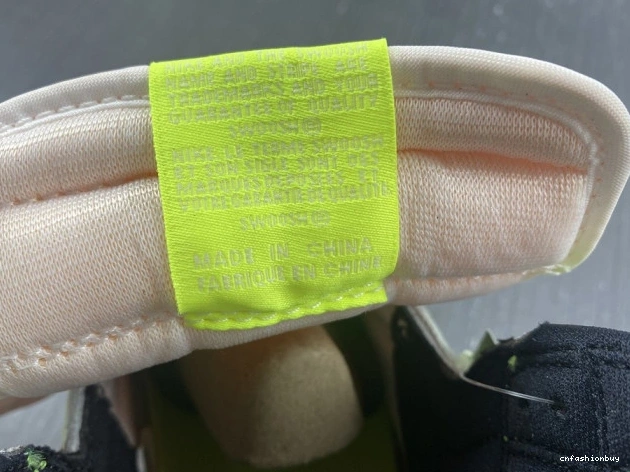 Volt 555088-702 1 Jordan OG High Air 0817